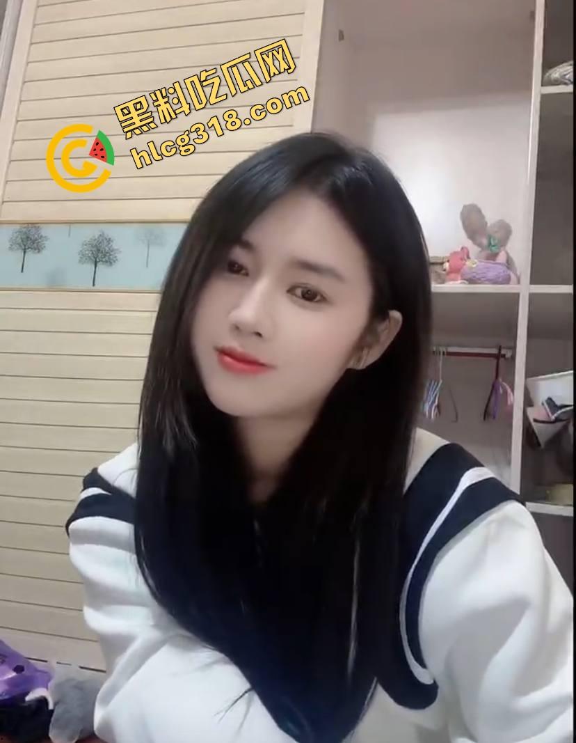 天气一热骚味就上头，瓜友野战投稿带瑜伽裤妹子不穿内裤，树林里直接掀起来就开干，一炮干完清热解暑！-5