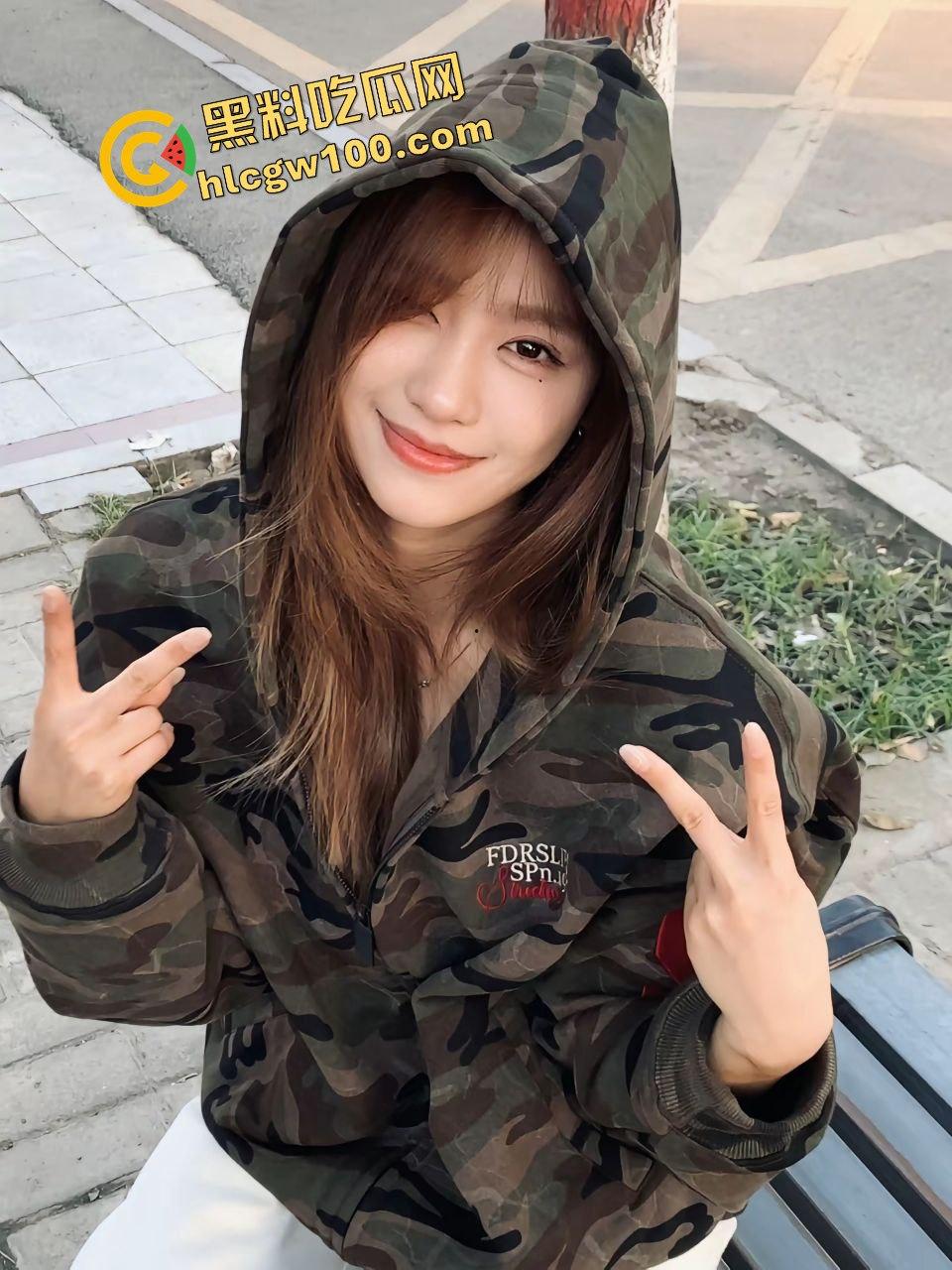 河南周口瑜伽达人反差婊骚鸡『刘沛丹』粉穴骚逼与男友激情后操爆怼 分手后约操大哥！原创独家流出！-5