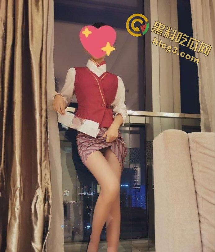 推特极品反差空姐女神『小雨是个大奶骚空姐』下飞机就主动变成金主母狗！无套爆操丝滑美腿！-5