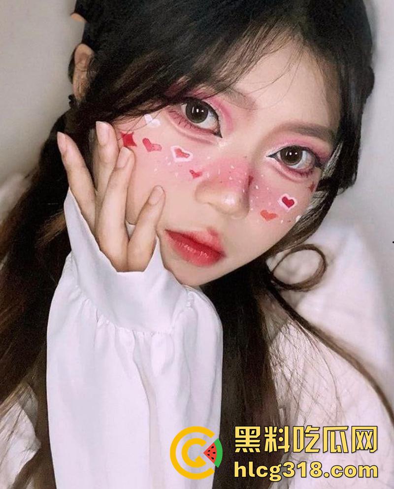 山西大学异物癖母狗【王思琴】,只要一看到粉色就会发骚,一个粉色尾巴肛塞,就能把她变成性奴!-2