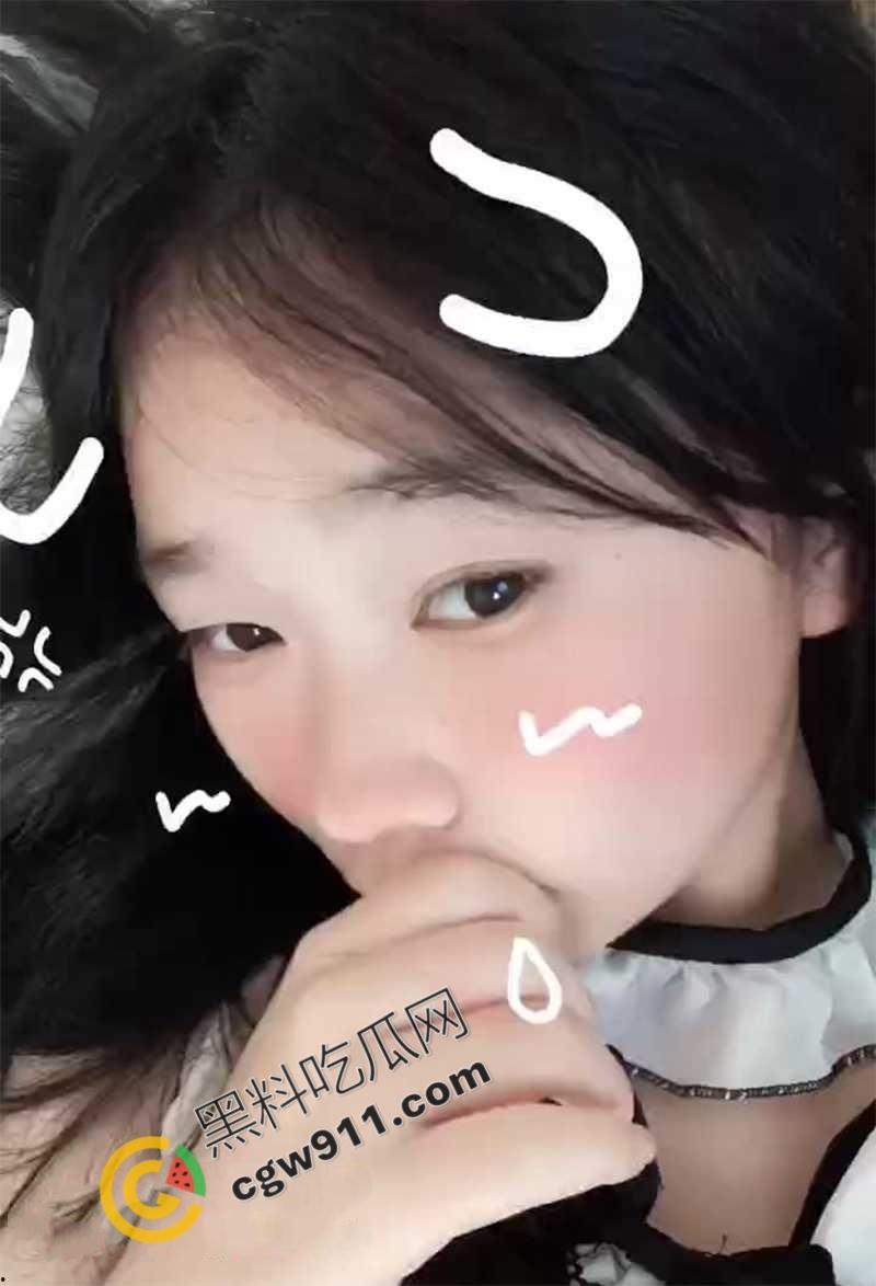 邵阳新宁职校海女【张家怡】的贪婪与淫荡交织：网络裸聊自慰淫水横流，酒店爆操小穴骚气满满-2