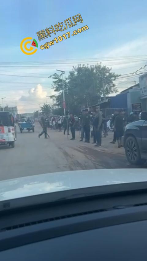 柬埔寨木牌突击抓捕：大楼被围“狗推”慌逃，警笛声与尖叫声交织，大楼一夜成围城！-7