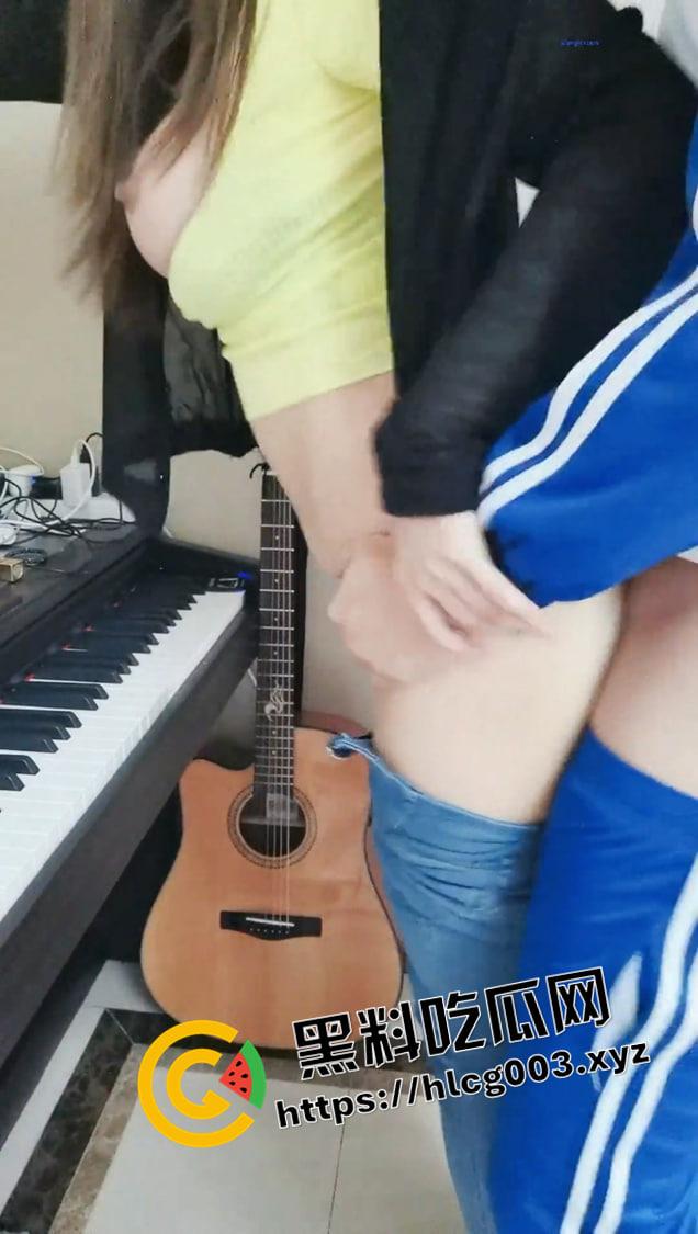 【艾妮哟】音乐老师 勾引学员 钢琴上爆操 开房被调教 雷斯情趣内衣极具反差 流出资源合集-2
