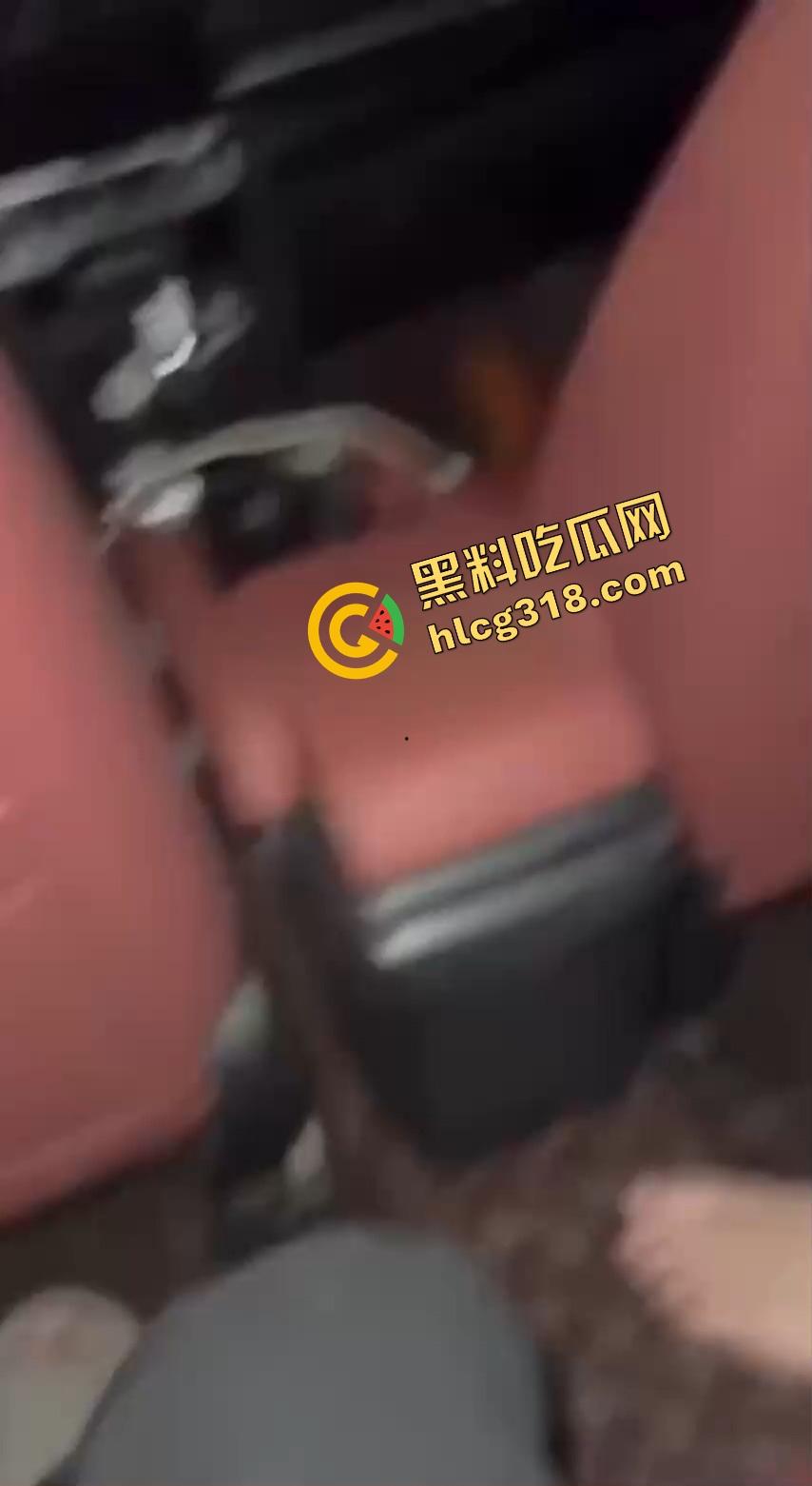 女神对你没兴趣？那是你没宝马，宝马一开，大学生妹妹变精盆，车震猛肏蜜桃臀叫声回荡地下车库！-6