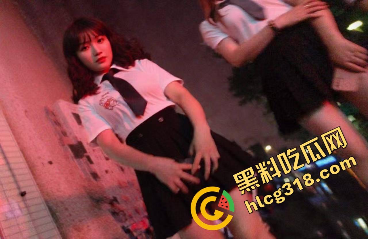 代驾小哥走错路，误入广州快餐洞洞乐街，5分钟看到20个站街妹，还有人主动贴窗舔门把，狼友们你们懂？-9