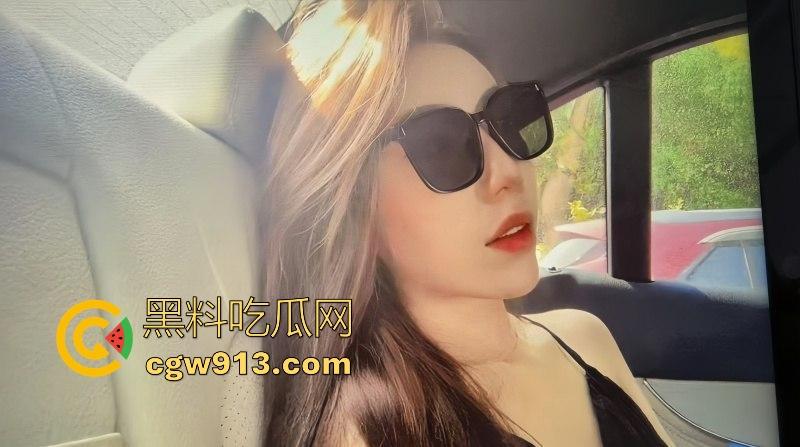 南京银行女职员【秦晓丹】酒店激情狂欢变换骚姿无套爆操，露脸深喉吞吐，成熟女人的魅力挡都挡不住！-2