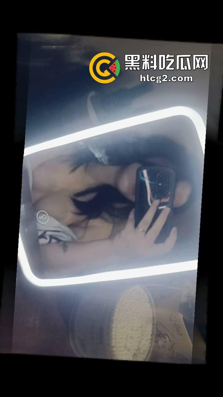 真实投稿曝光！缅甸亚太区07年扶手女『江婷婷』用包养做幌子 骗了老板2万多后跑路回国 被金主曝光性爱视频！-5