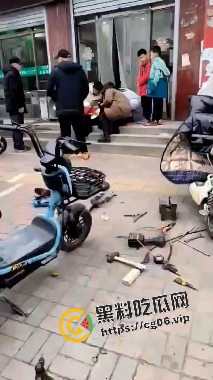 河北石家庄无极县 一酒店门口发生恶性伤人案 疑似起因为卖假烟假酒-2