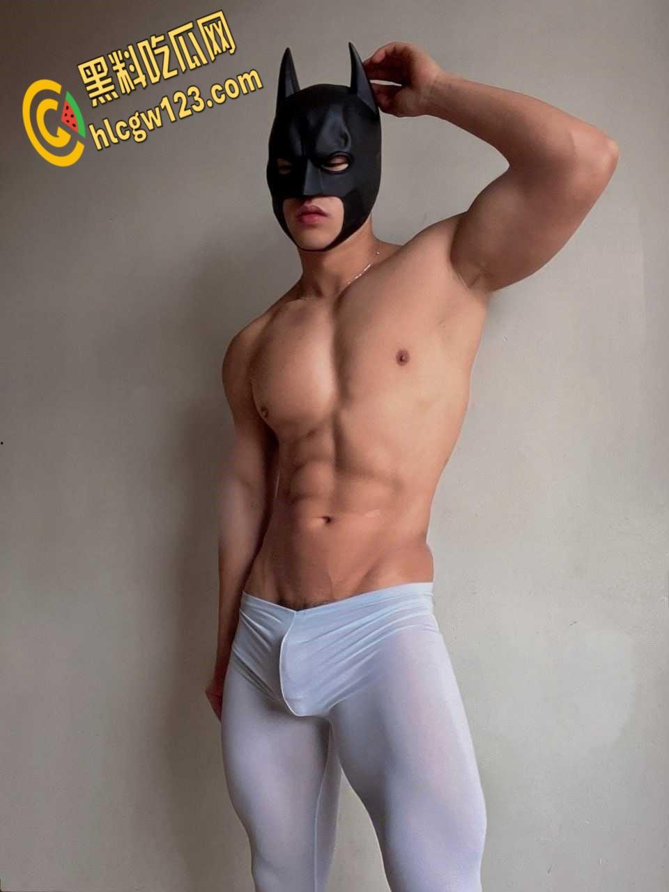 网红撸铁猛男【Aliray】，只要是他看上的人不管是男是女，都逃不过被他拉爆肛的命运！-1