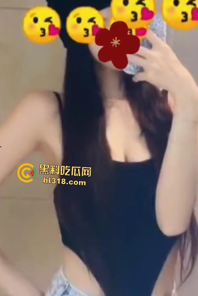 山东航空拜金空姐李凌经常健身保持身材！175长腿炮架落地被粉丝暴操，这就是山东的好客之礼吗？-1