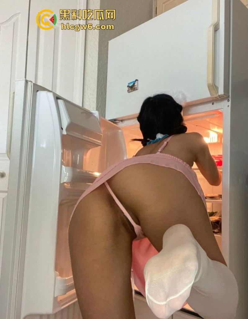 颜值身材那个最重要！极品女神【luvhannazuki】身材太完美了 前凸后翘 一张自拍照都够你意淫撸管！-9