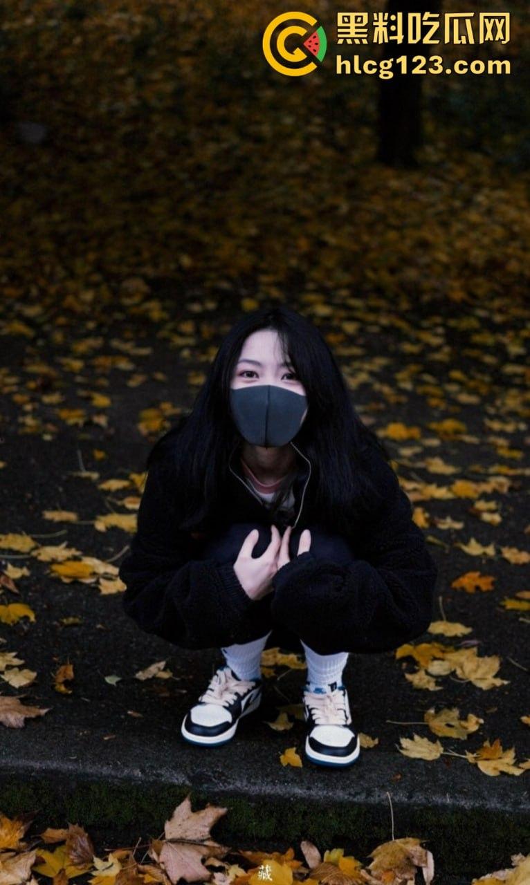 HongKongDoll玩偶姐姐「秋日清晨」9月最新写真重磅回归！清晨含住大屌的画面依旧经典，瓜友速来围观！-1