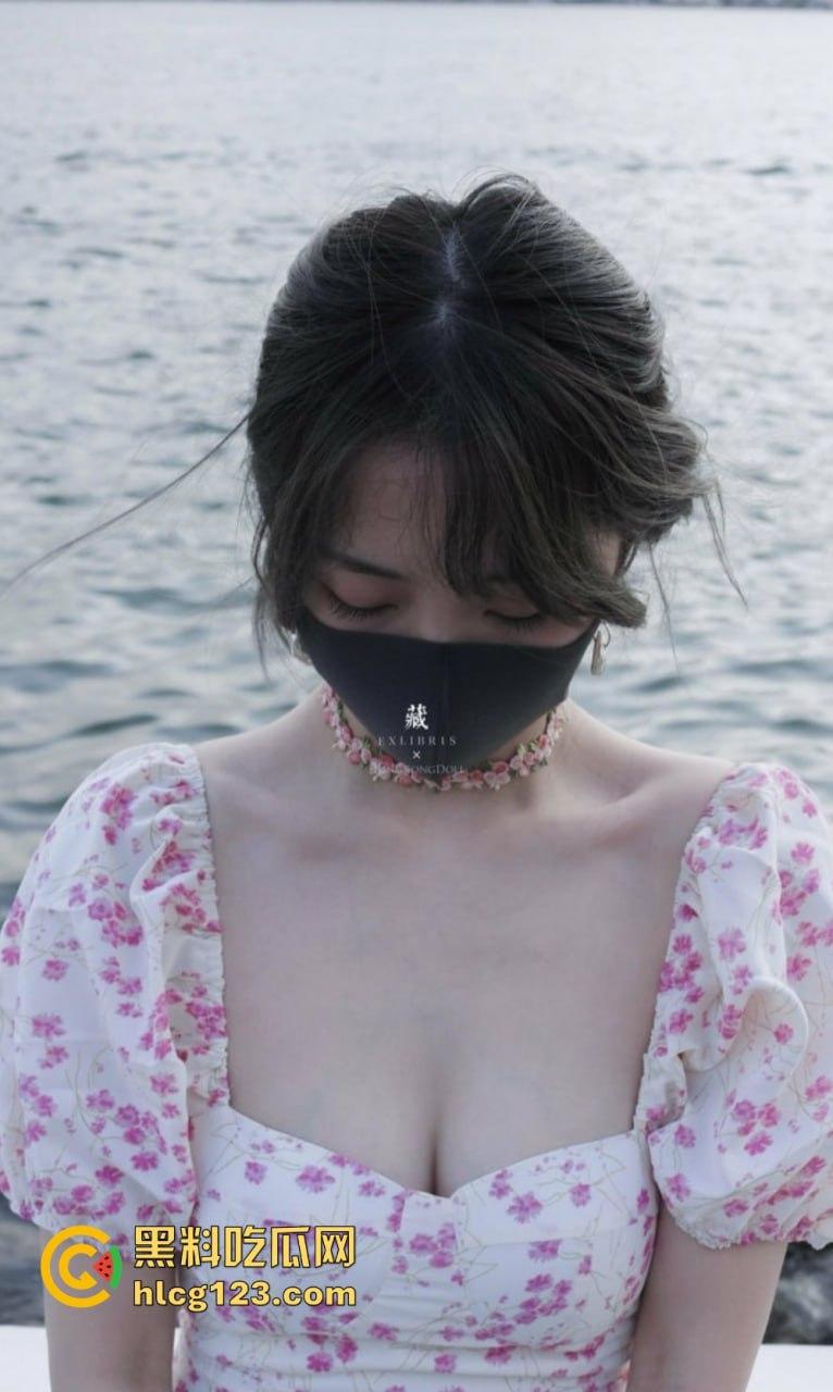 HongKongDoll玩偶姐姐「秋日清晨」9月最新写真重磅回归！清晨含住大屌的画面依旧经典，瓜友速来围观！-58