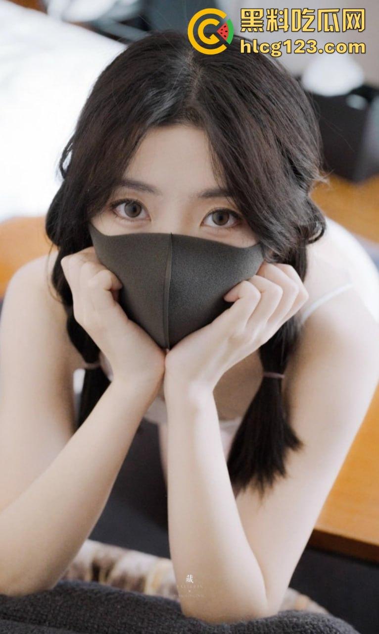 HongKongDoll玩偶姐姐「秋日清晨」9月最新写真重磅回归！清晨含住大屌的画面依旧经典，瓜友速来围观！-70