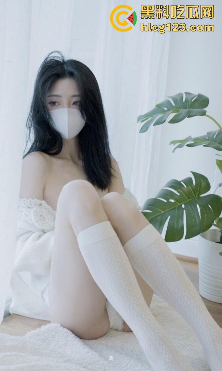 HongKongDoll玩偶姐姐「秋日清晨」9月最新写真重磅回归！清晨含住大屌的画面依旧经典，瓜友速来围观！-73