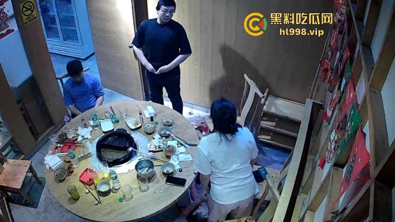 话不投机掏枪就干！吃个饭命没了！华人饭店一中国人被东北男枪杀 监控曝光凶杀现场-3