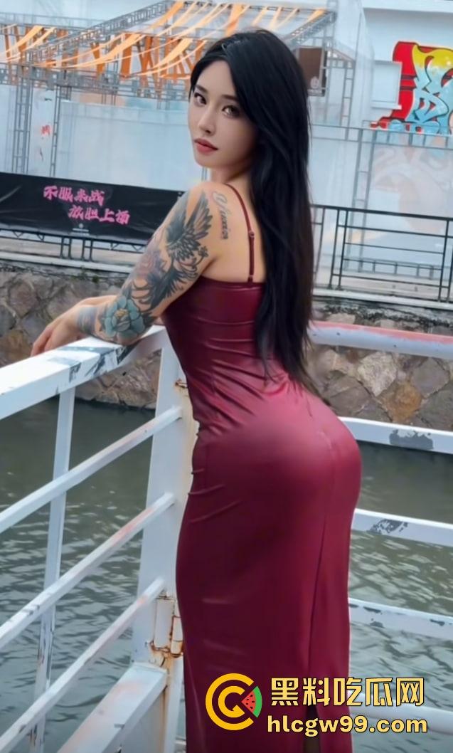 500万粉丝健身网红【宋昱欣】性爱抠逼视频流出，豪乳蜂腰翘臀第二弹，纹身实锤本人，健身是为了下海！-9