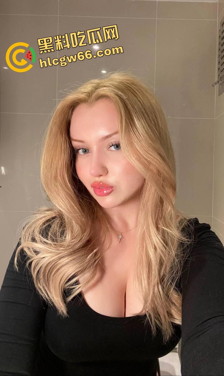 欧美变态老鬼重口肛肠猎奇曝光，三朵菊花掰开操得稀巴烂，三花聚顶玩得屎都给干出来了！-7