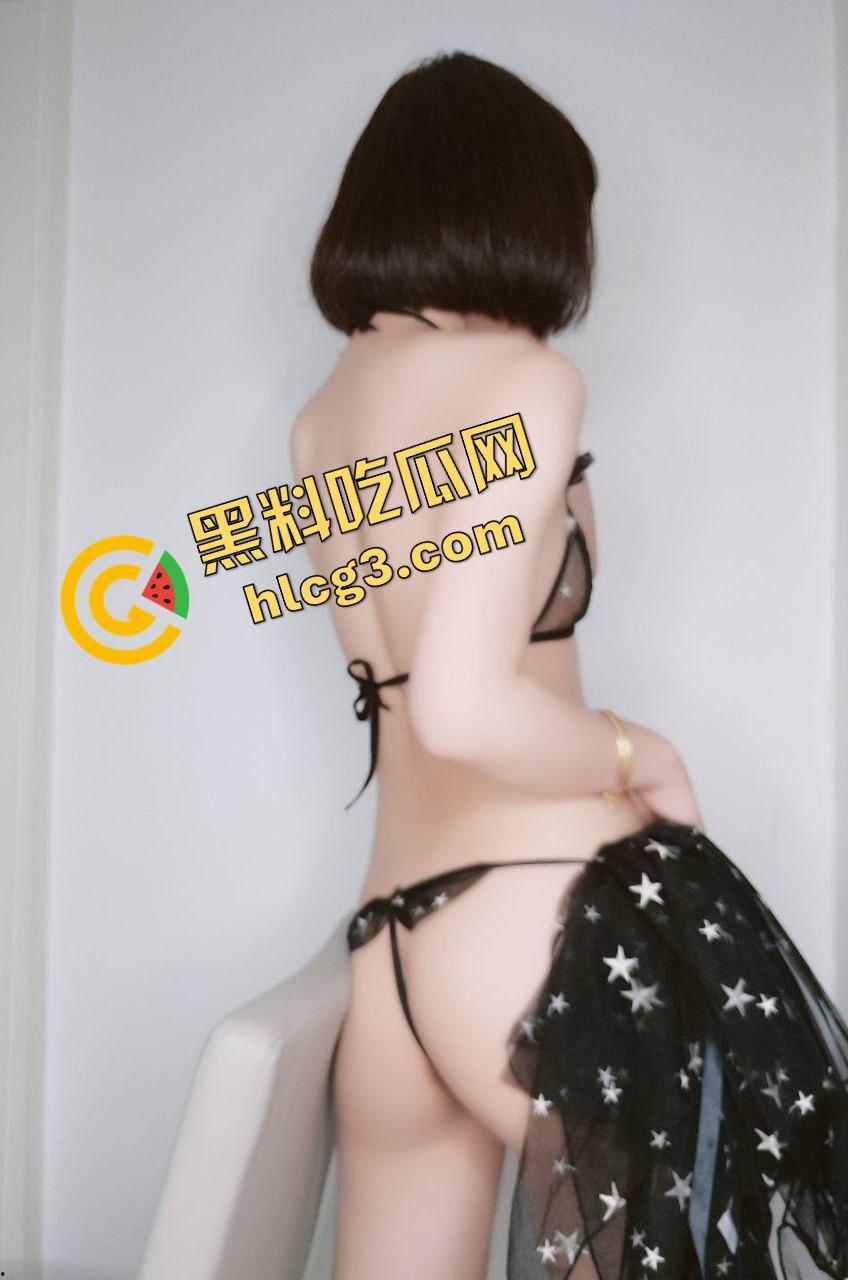 推特「玉米」极品美少女蜂腰肥臀,收费群福利VIP裸舞外泄,引发网络搞笑风潮!-11