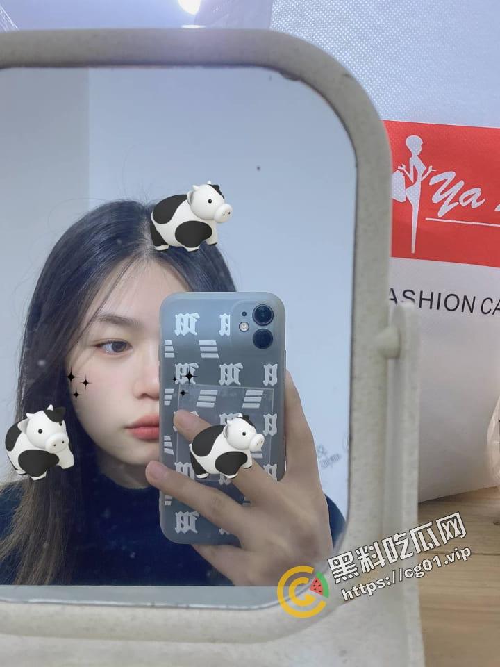 贵州维也纳酒店前台 夏心仪 时间管理大师 同时出轨领导和同事 还能勾搭客户 被爆光不雅视频！-5