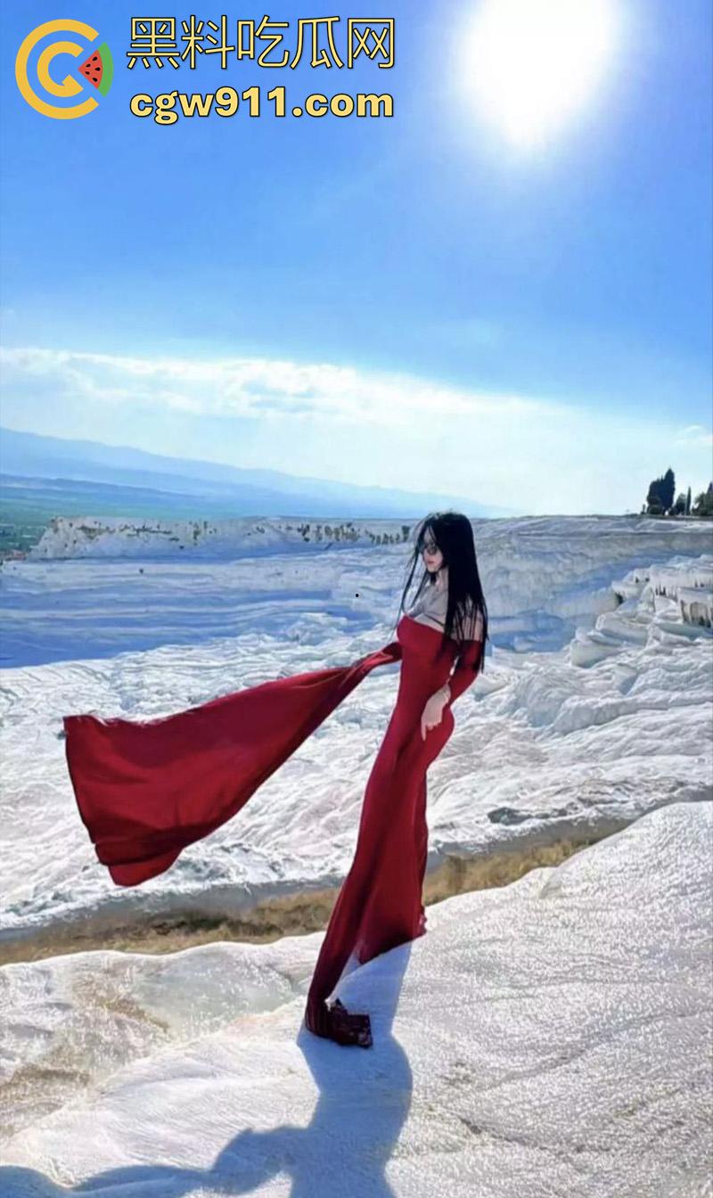 抖音千万粉丝网红【李二狗】,被曝泳池派对1V4事件,全都是高品质女神,大奶长腿身材逆天,这玩的质量这么好么?-10