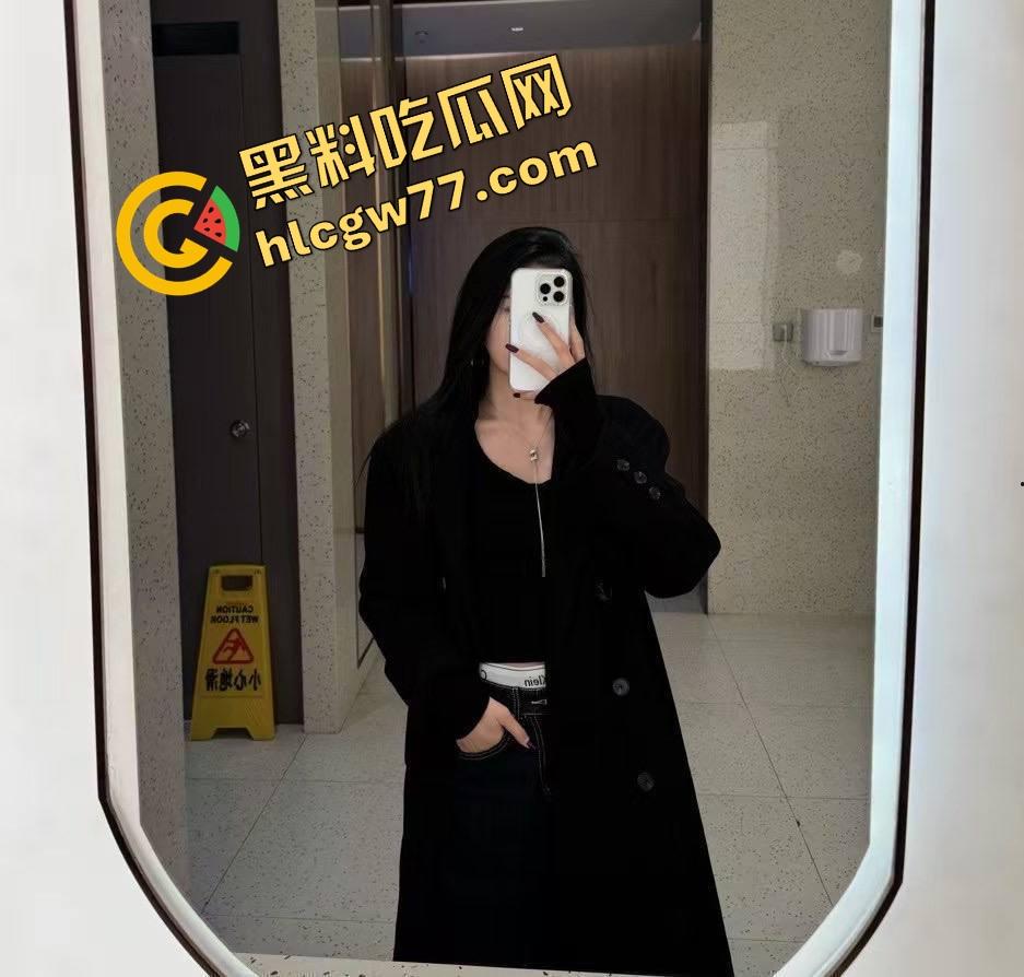 成都瑜伽老师白天教冥想,晚上解开腿自己送穴,骚妻身段像水蛇,老公轻度分享癖群里疯传!-3