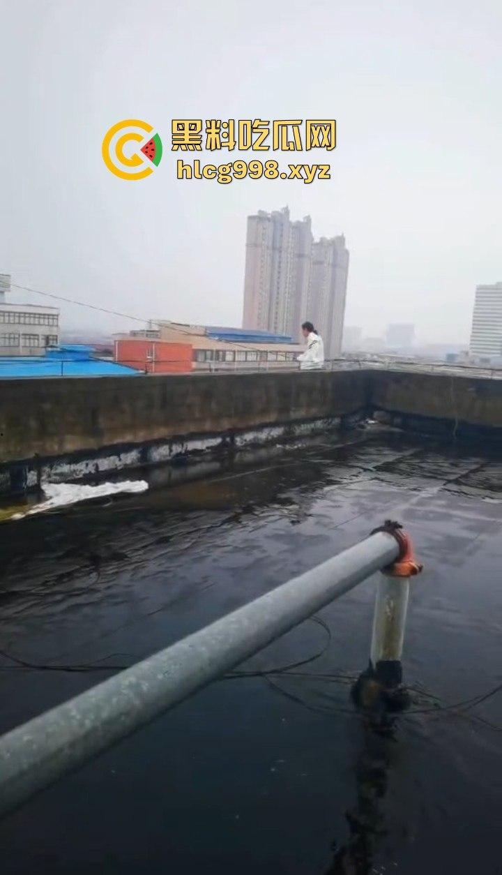 大哥临危不乱,消防队还在路上,徒手拯救跳楼女孩,你是哪里来的神仙!-6