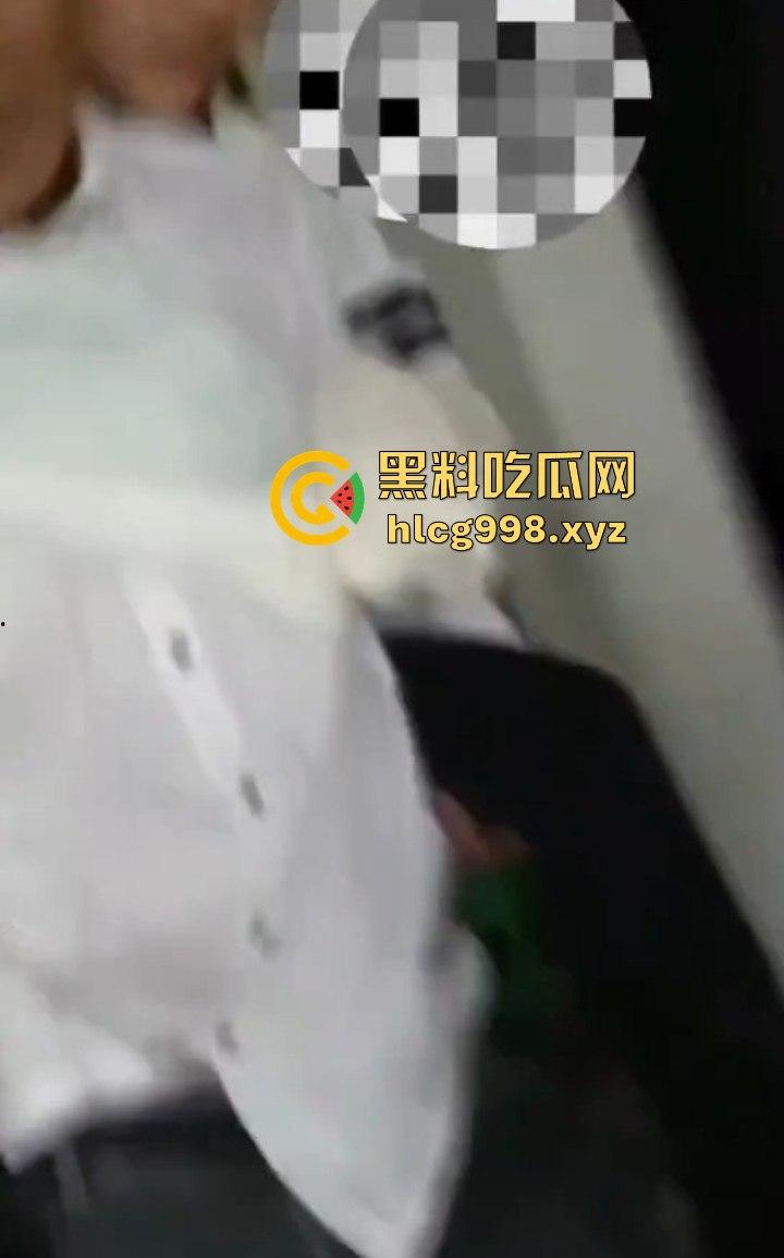 大哥临危不乱,消防队还在路上,徒手拯救跳楼女孩,你是哪里来的神仙!-9