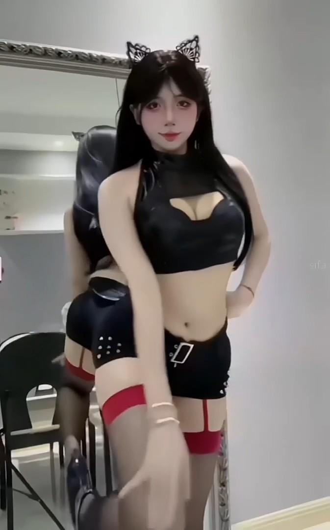 小编推荐！抖音巨乳女神【幼幼酱】定制热舞自慰福利流出，极品身材微胖尤物，皮肤白嫩巨乳肥臀，呻吟声十分动人。-4