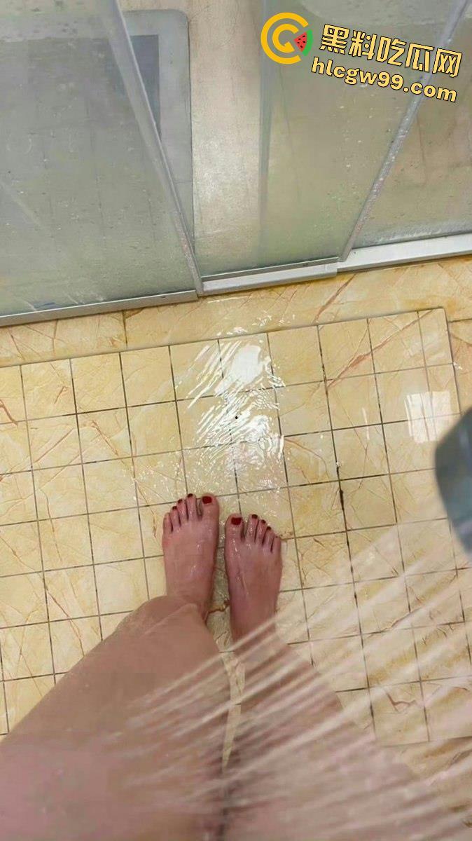 北体学院舞蹈老师【宋欣】学生心中的女神沦为主人的精盆母狗，一字马体位操逼不敢想有多爽-13