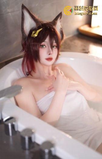 B站主播『图图堡』海边真空写真爆出，美鲍都快从比基尼里蹦出来，有没有鉴鲍大师给个评价，这品相算极品吗？-11