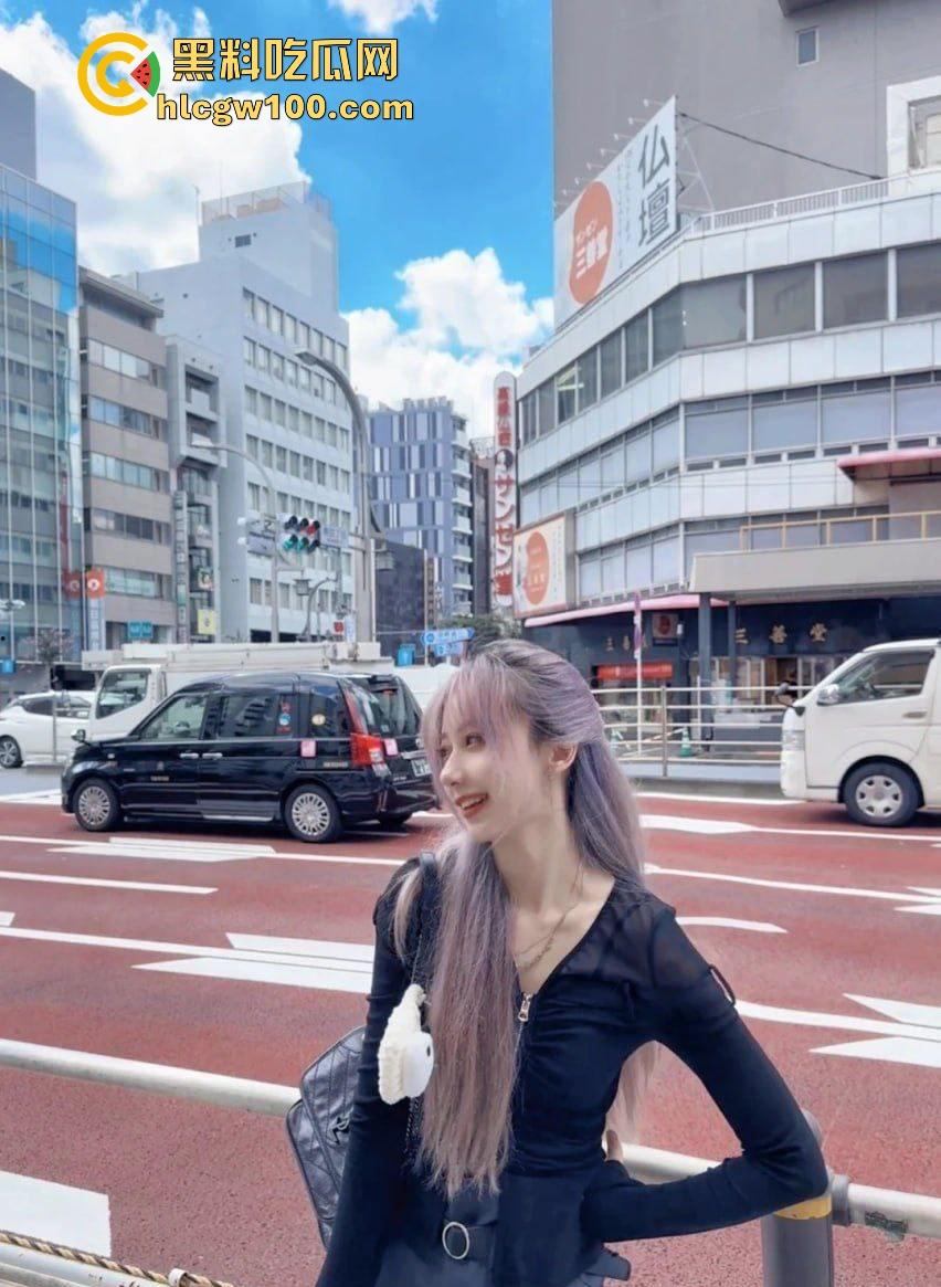 西安极品女神『刘嘉欣』现役Kpop女团成员，下海伴游5天3W，巨乳粉穴让人忍不住射爆，被金主操到腿软！-8