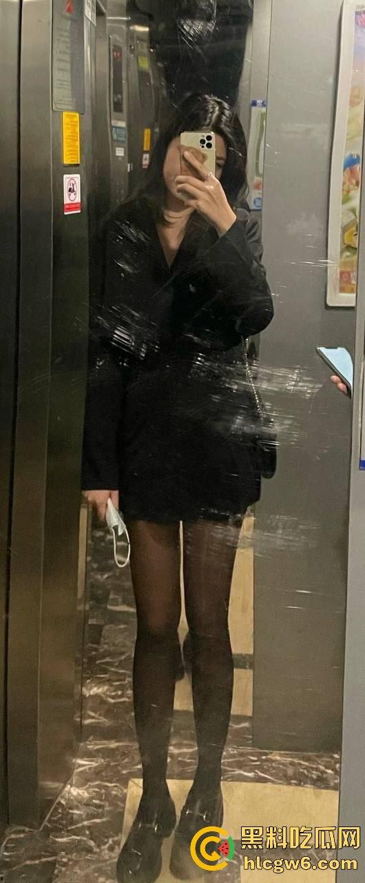 楼下漂亮人妻寂寞难耐,被口爆叫醒后主动求操,娇喘连连扭腰浪到发软,草的人妻说比她老公强多了!-7