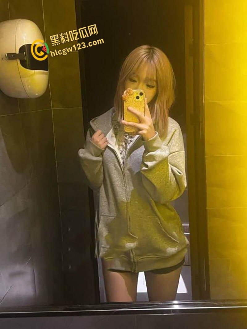 南极邮轮200欧拍下挪威大屌！中国辣妹被干到高潮喷水，逼肿了都舍不得他走！-5