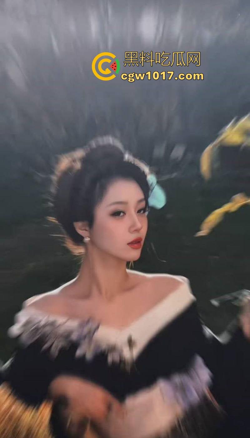 抖音网红【猪猪子】价值千金的大尺度裸聊视频曝光,高冷御姐变骚浪舞姬,露脸卖骚嫩逼巨乳一览无遗!-7