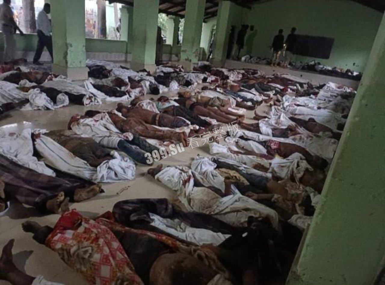 印度列车脱轨现场视频曝光，尸横遍野，尸体堆满整个仓库-6
