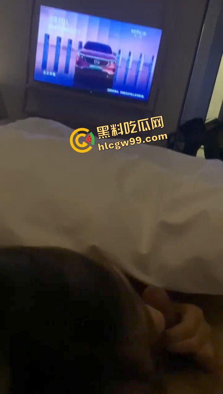 抖音高三清纯嫩妹反差少女【一吱芝】08年就已被破处与数位大哥滥交，酒店包夜爆干一天一夜！惨遭曝光独家流出-7