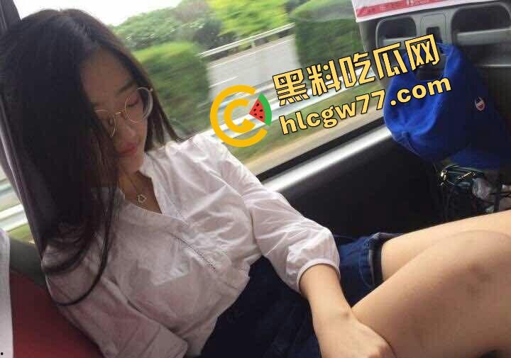 河北艺校眼镜妹【路诗琪】十个眼镜九个骚还有一个正跪着口交 酒店约炮操翻视频流出!-4