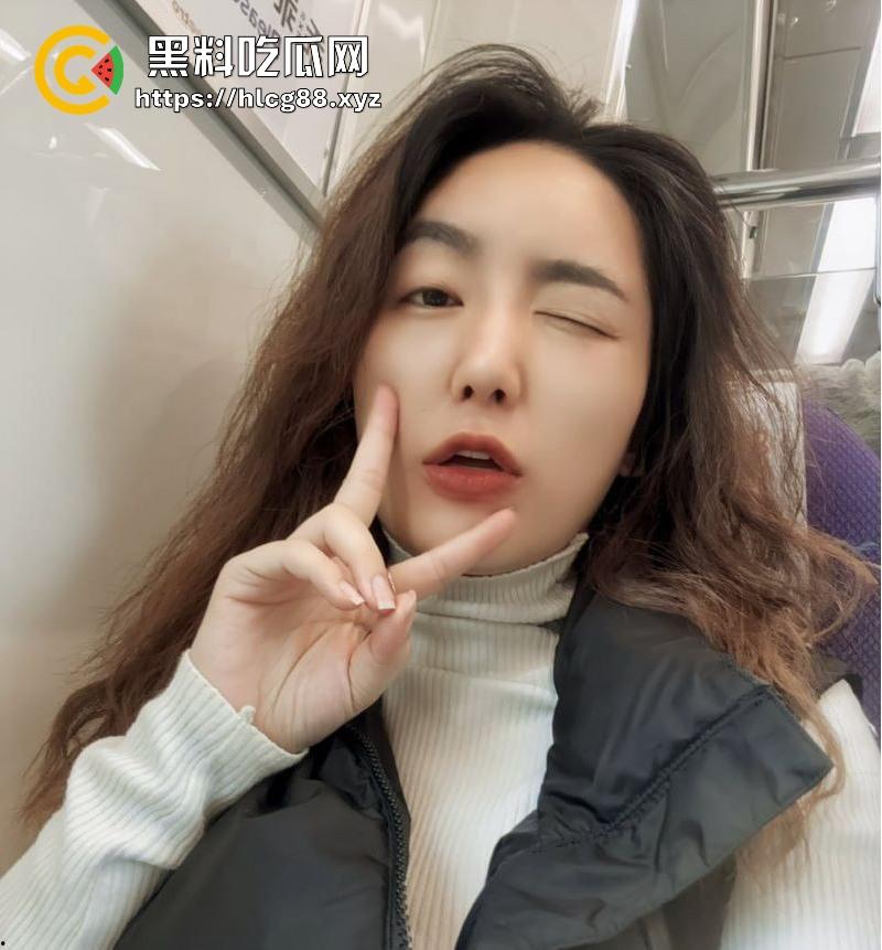 台湾小麦色健身女【你的小太阳】付费资源流出，极品蜜桃臀疯狂榨精，高潮时全身都在颤抖！-1