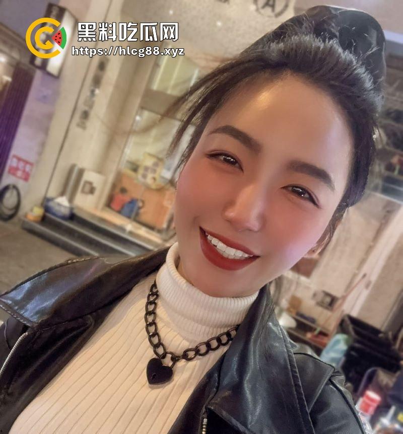 台湾小麦色健身女【你的小太阳】付费资源流出，极品蜜桃臀疯狂榨精，高潮时全身都在颤抖！-3