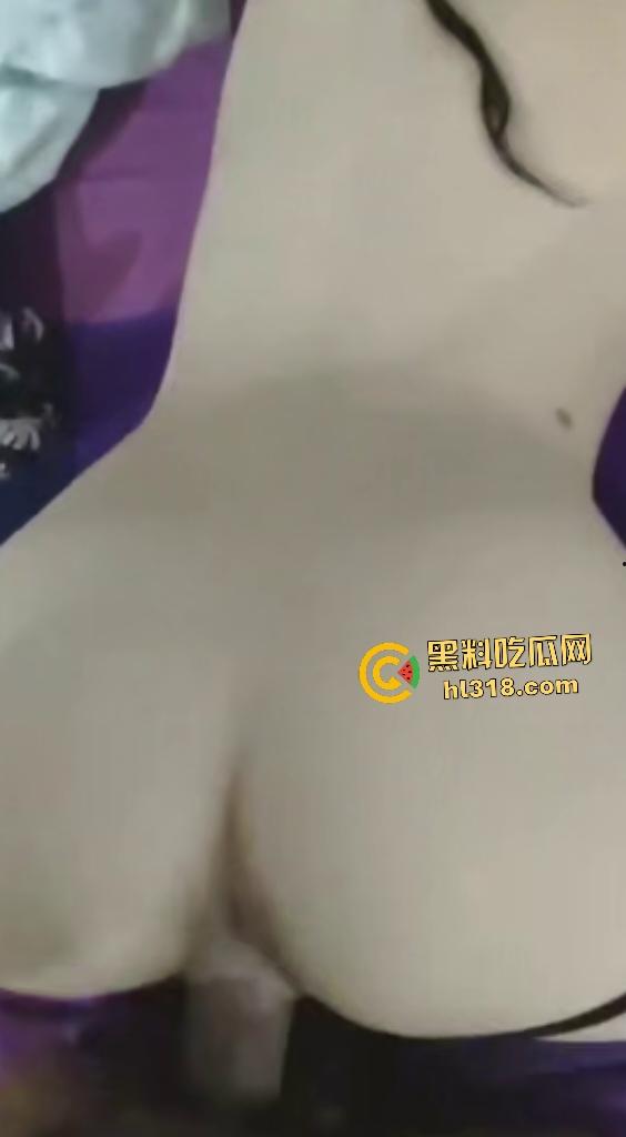 19岁纯欲女大【幸运兔】被手铐调教动弹不得，嫩穴太小被爆操内射，一顿操作下来逼直接红肿！-6