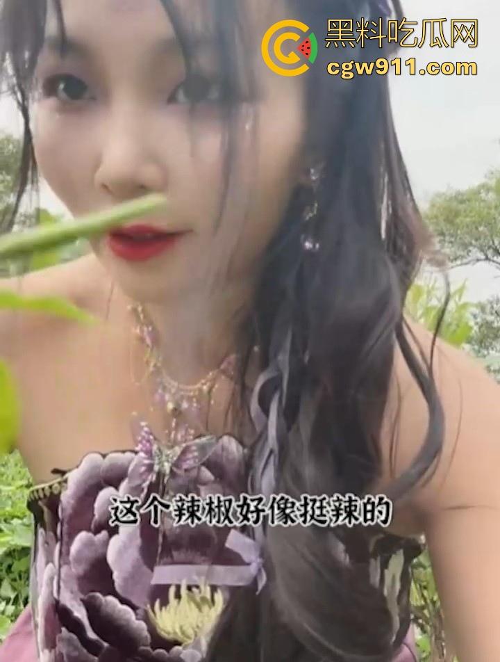 B站博主【野云志怪雪尽倾】自拍古装定制cos，黑丝美腿骚舞漏点诱惑福利，粉丝独享反差尤物！-3