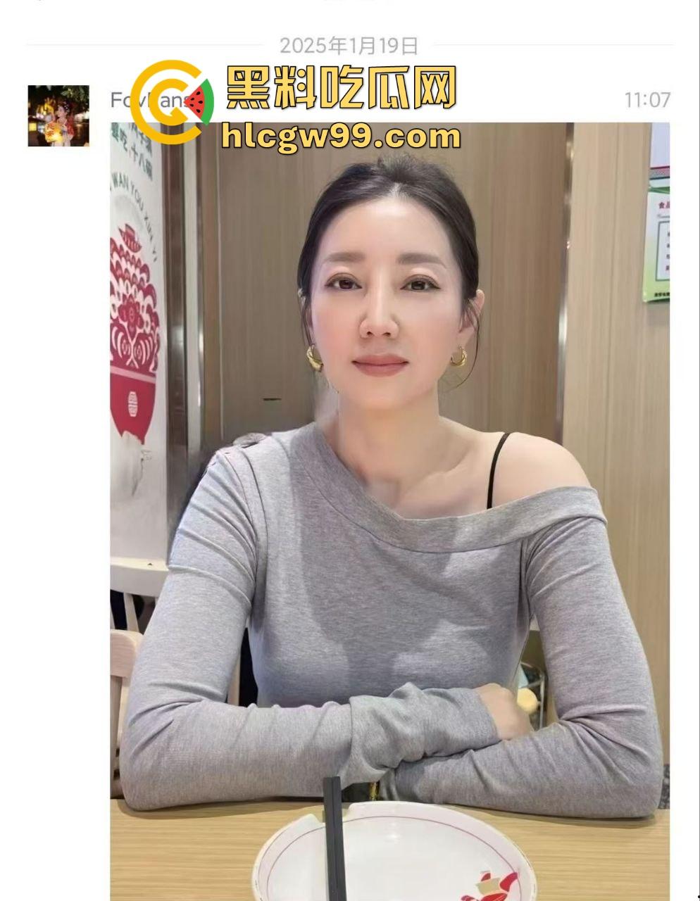 小编重推！偷情邻居老A6老公常年出差，老车就是好开，挑逗姿势骚到极致！-1