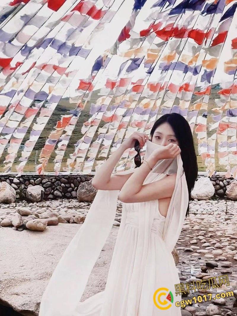 长沙高颜值女神【陈玲渝】,御姐气质极品身材,露脸口交樱桃小嘴狂吞大屌榨精,反差婊口技爆棚!-2