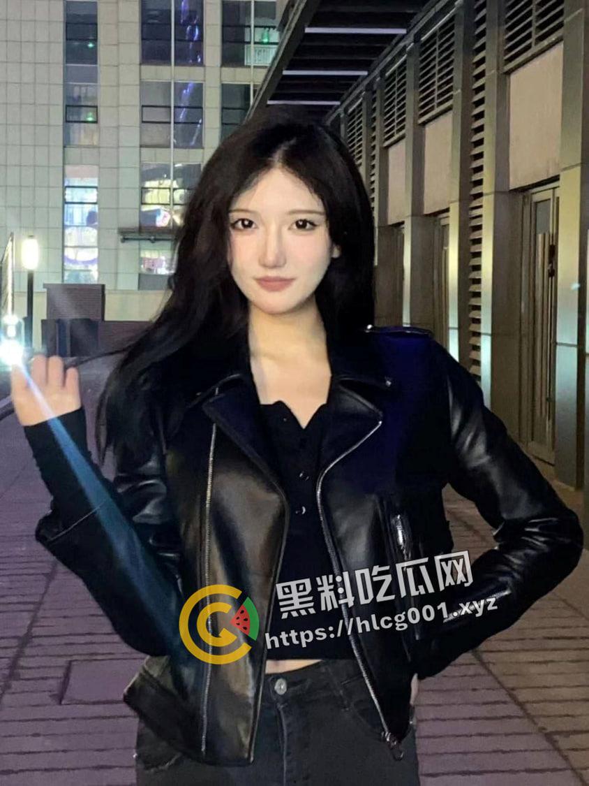 天津美术学院反差婊！体育生的肉便器 奶头粉嫩 身材极品 叫声太浪了 减低音量 放心食用-5