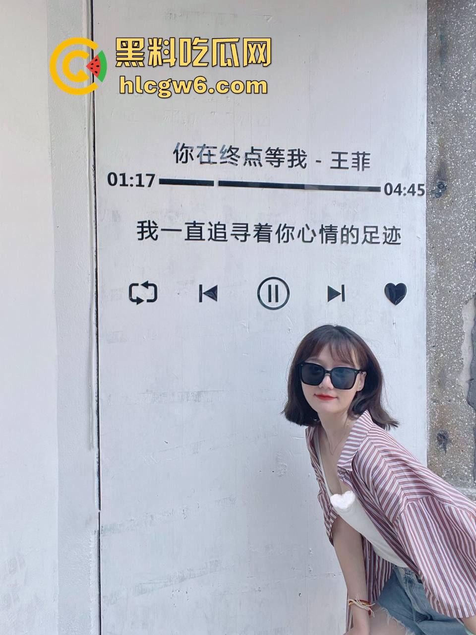 精致少妇【刘诗琪】生活照与床照双重曝光，浓妆美艳下的骗局，脱衣后原形毕露却骚得让人上头！-1