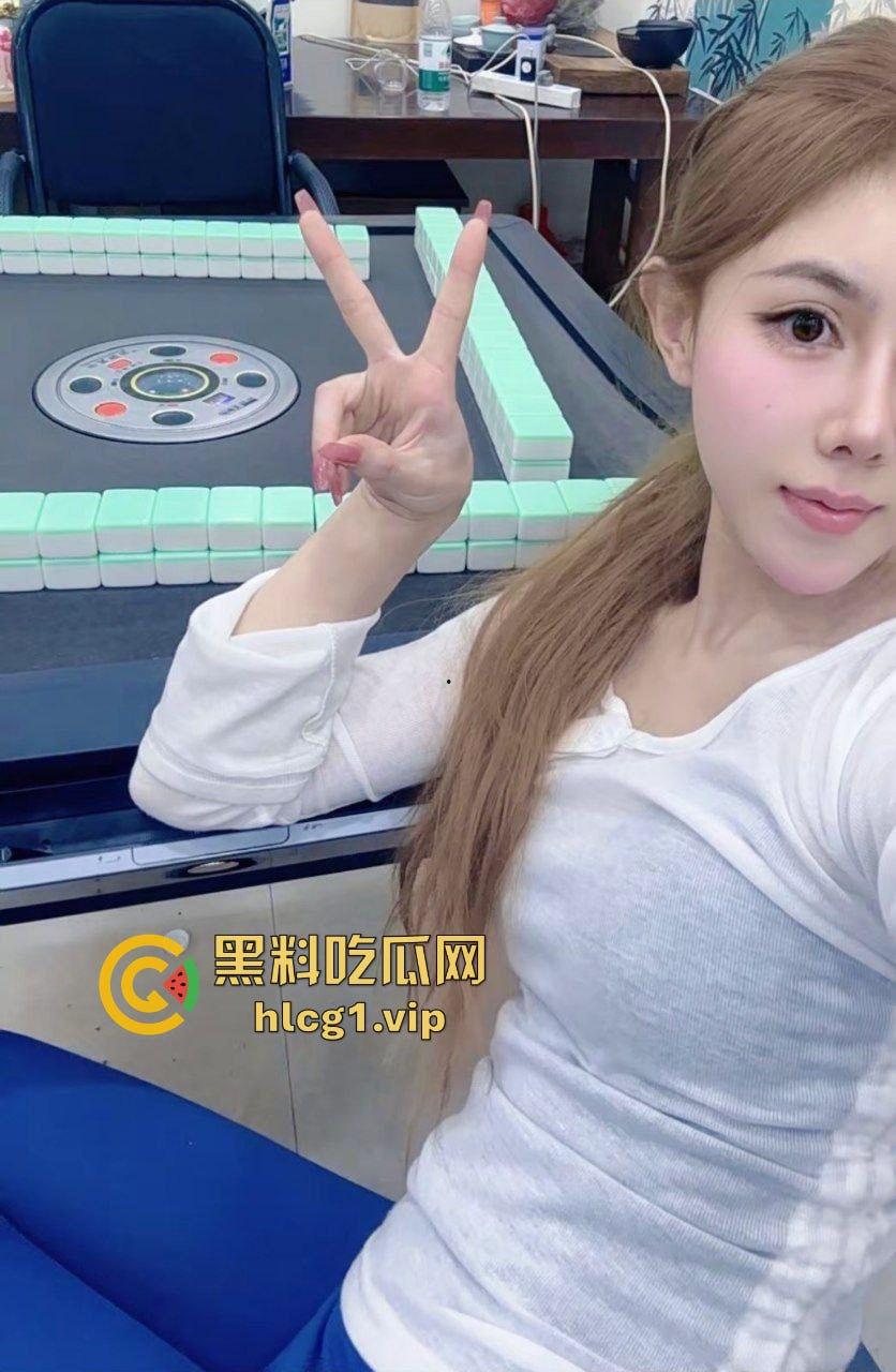 抖音擦边女主播『A 野蛮女友』为了流量 直播间明目张胆 露奶露点 火速上人！-4