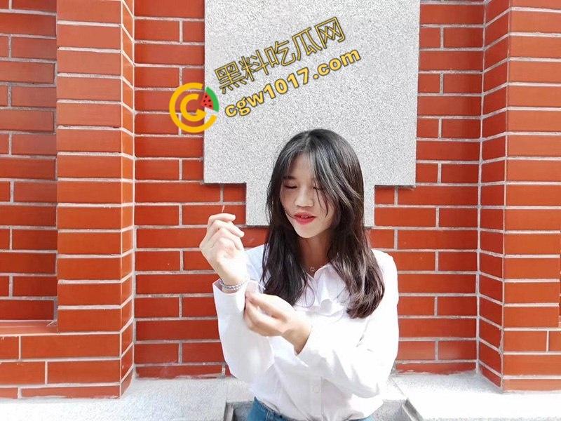 山东济南小学老师【张美玲】约炮视频泄漏： 露脸口交深喉，多姿势激情交合，清纯老师床上无比淫荡！-2