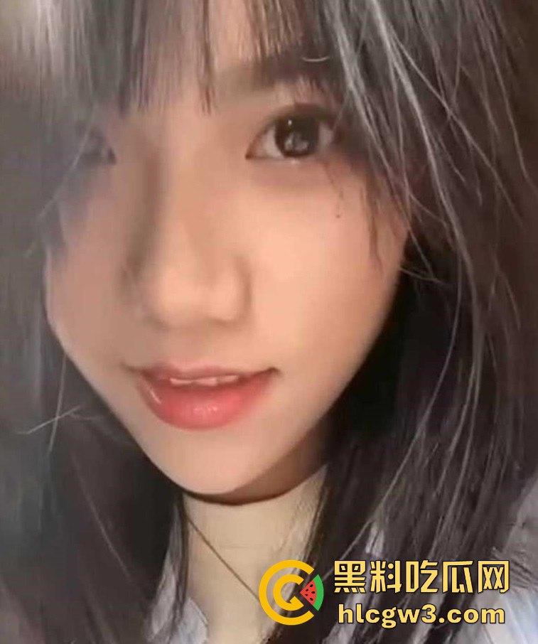 师范大学反差美女【吴悠然】私密视频流出！黑丝美腿被疯狂玩弄，极致反差让人看傻眼！-5