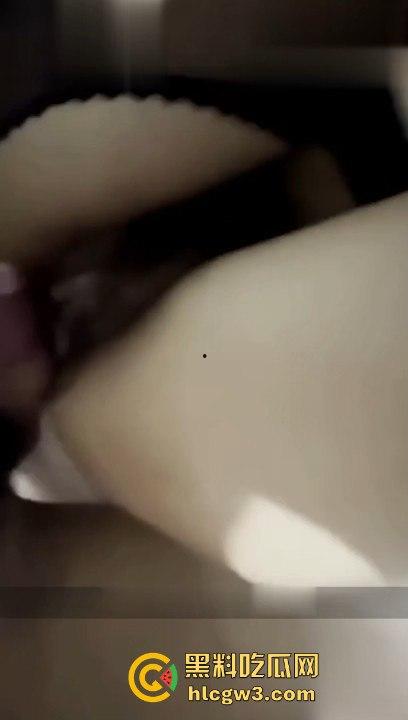 师范大学反差美女【吴悠然】私密视频流出！黑丝美腿被疯狂玩弄，极致反差让人看傻眼！-7